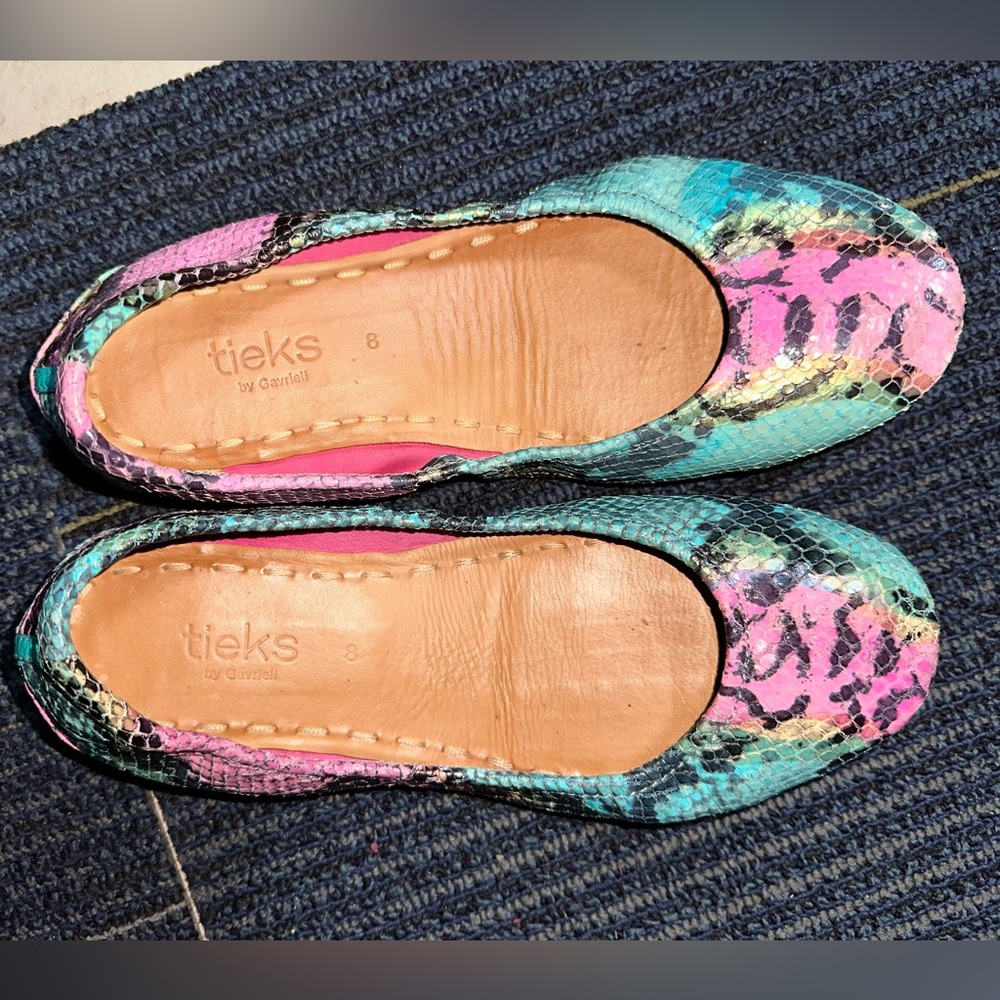 Tieks size 8 electric snake